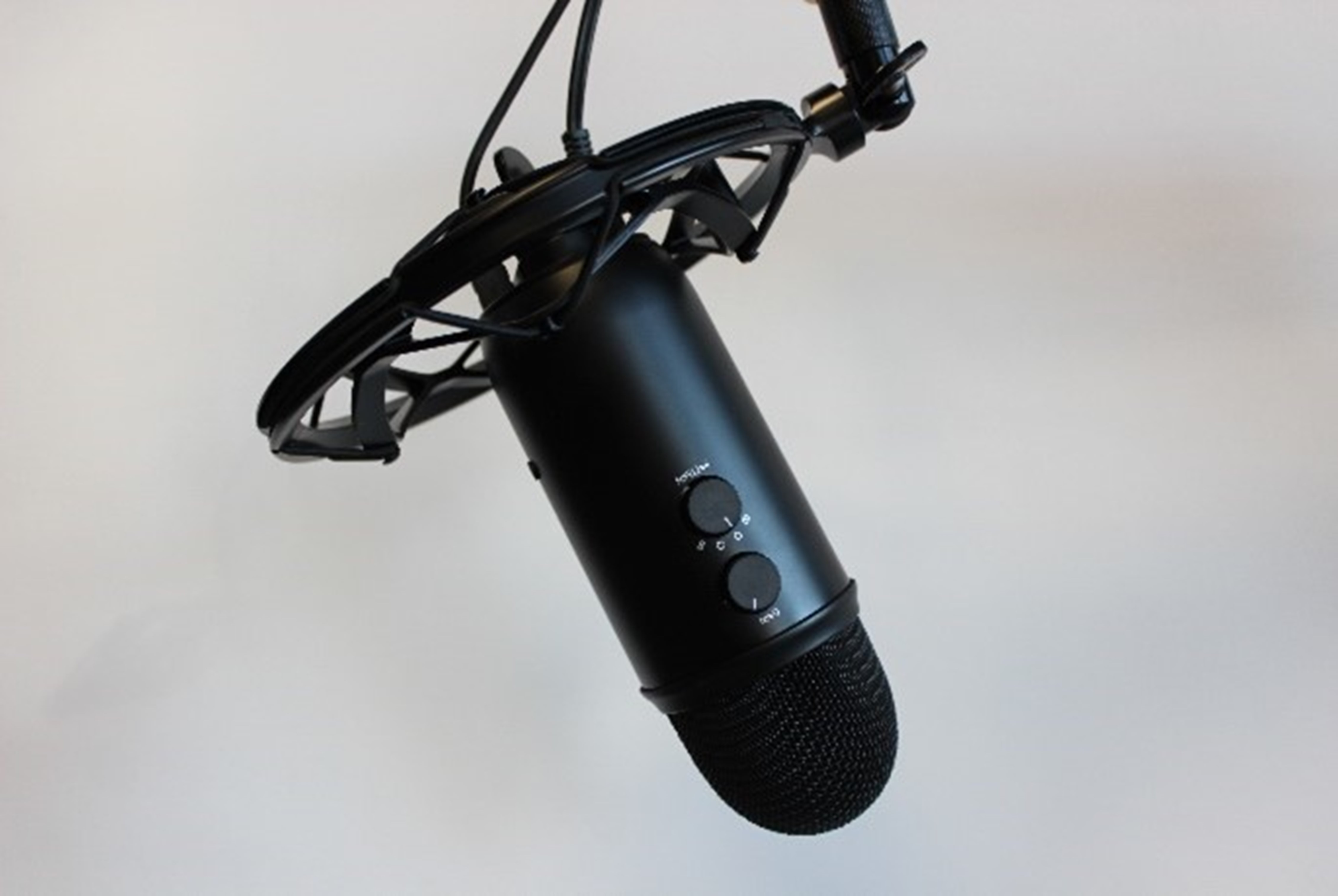 Mikrofon an einer Befestigung